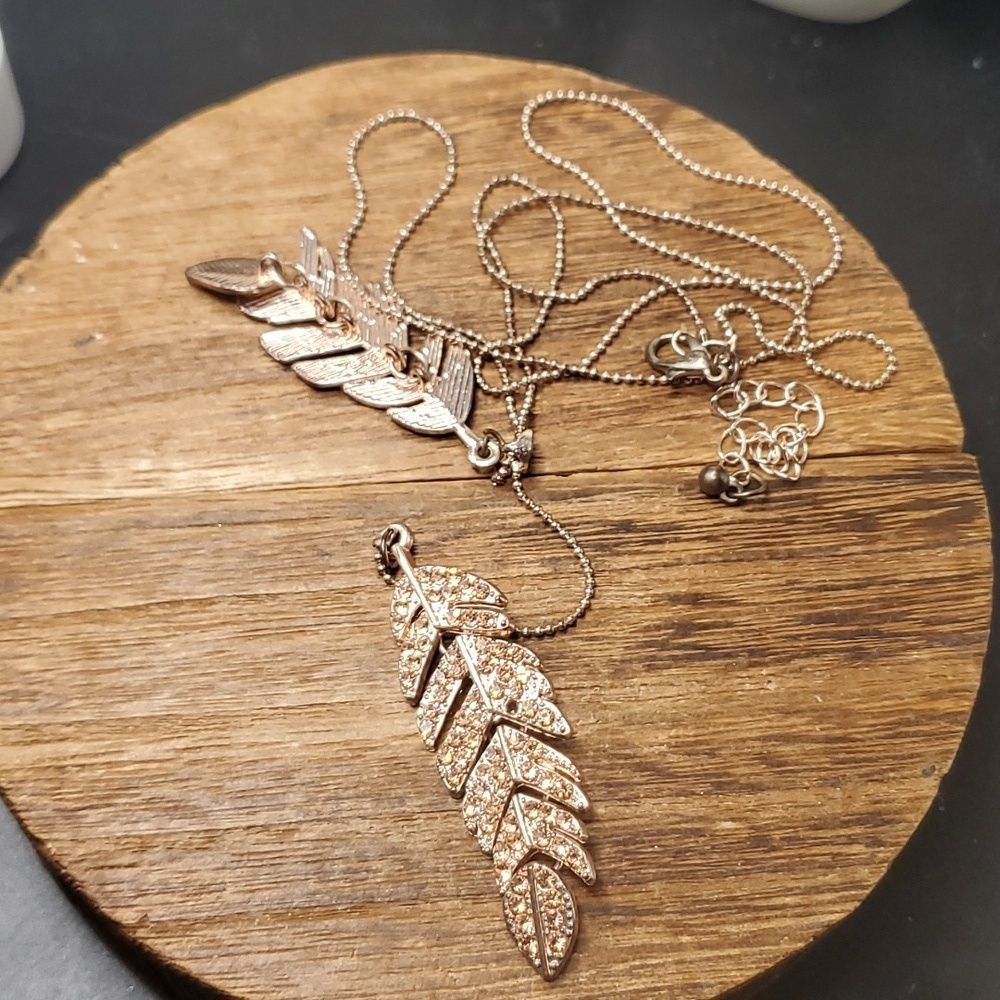 Rose gold tone falling bohemian leaf necklace trendy N3516